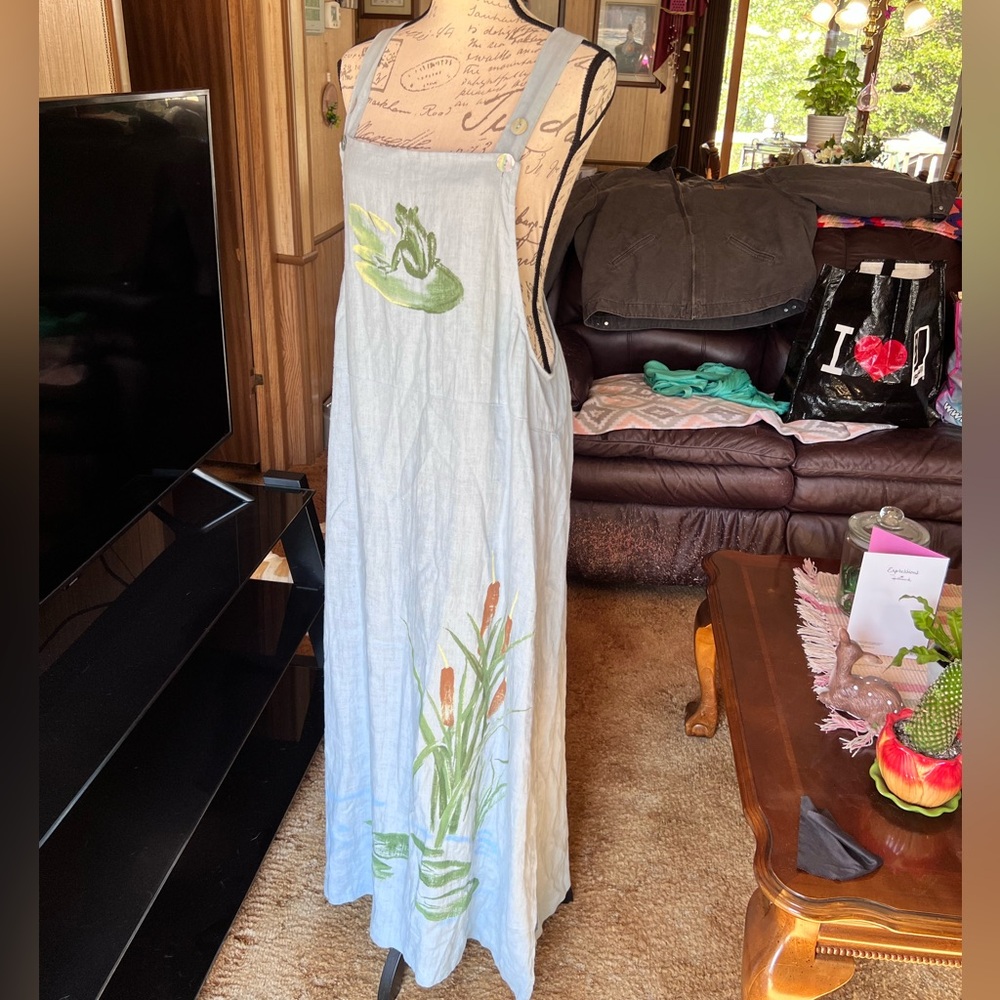 Earth . Song Vintage Linen dress painted frog in pond long dress. - Picture 5 of 16